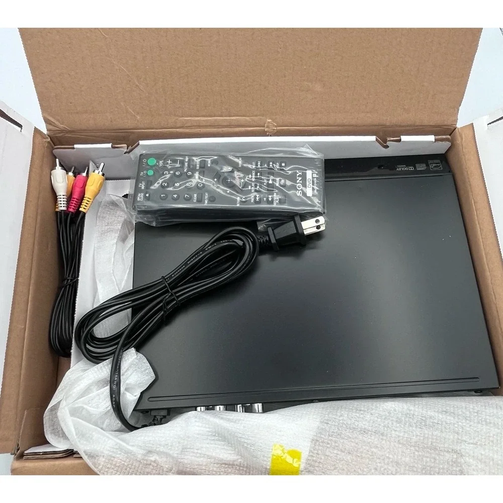 Sony DVP-SR210P DVD Player New Open Box Remote‎ & Cables Progressive Scan Black